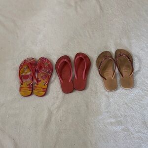 Havaianas Three Pairs of Girls' - Pink princess pink plain,tan with rose gold.